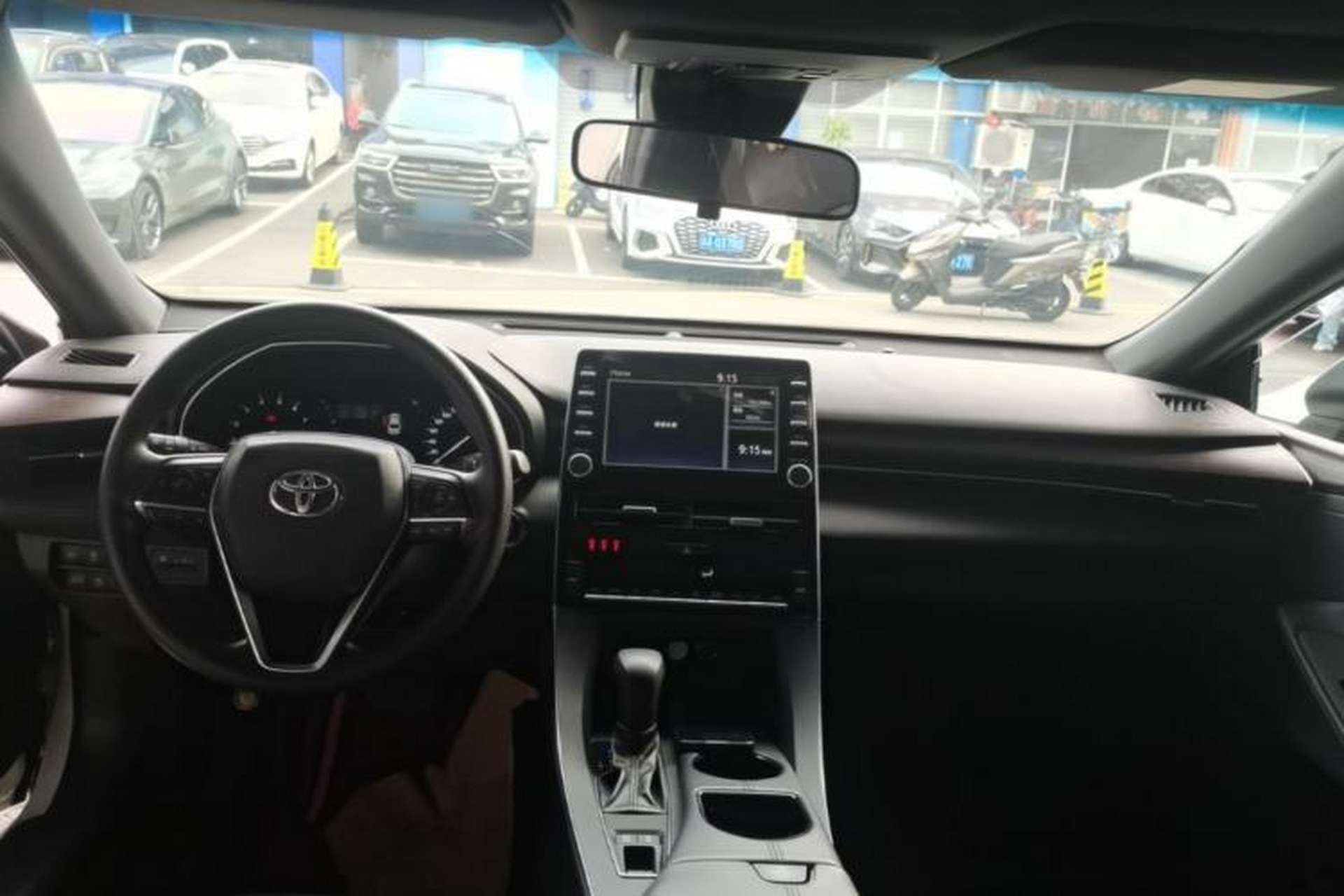 Used Toyota Avalon 2019 2.0L Ambition Edition China VI Center Console