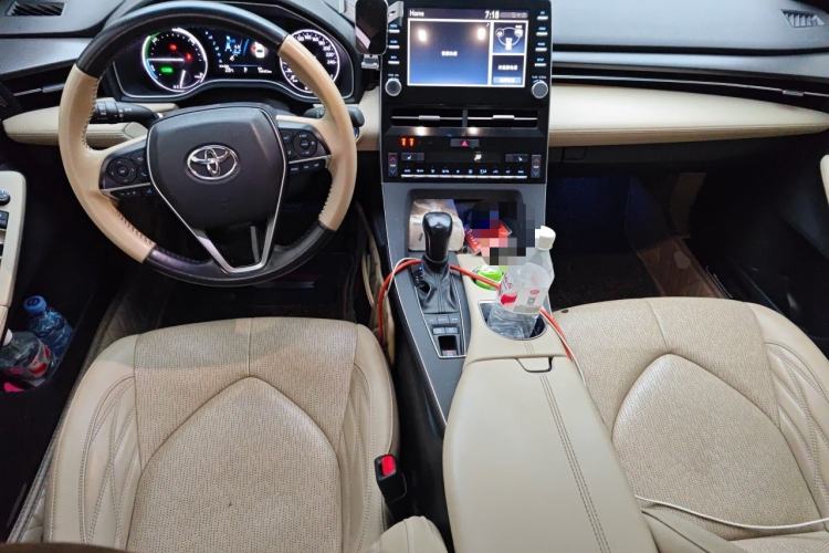 Used Toyota Avalon 2019 Dual-Engine 2.5L XLE Prestige Version China VI Standard Center Console
