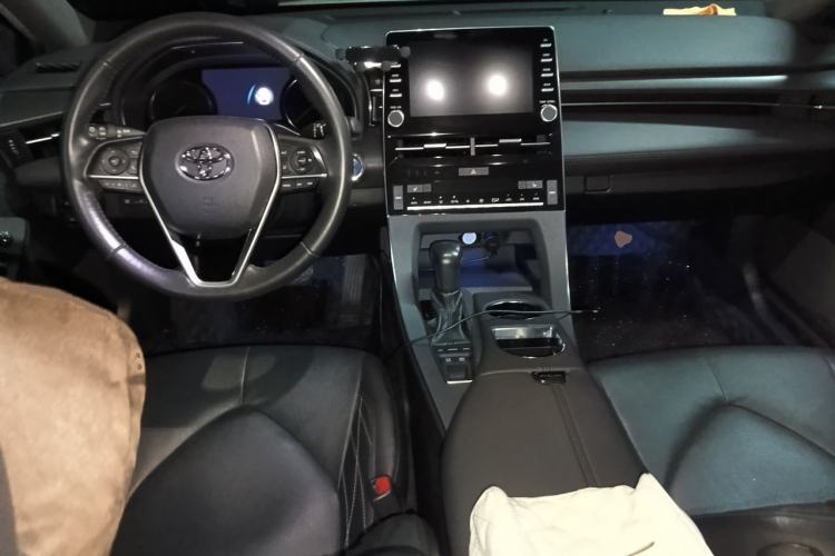 Used Toyota Avalon 2019 Dual-Engine 2.5L XLE Prestige Version China V Standard Center Console