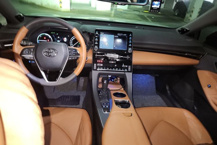 Used Toyota Avalon 2019 Dual-Engine 2.5L Limited Flagship Edition China VI Standard Center Console