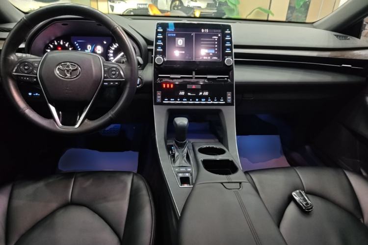 Used Toyota Avalon 2019 2.5L Ambition Version China VI Standard Center Console