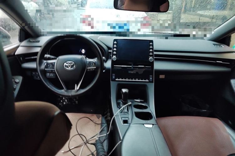 Used Toyota Avalon 2019 2.0L Luxury Edition China VI Standard Center Console