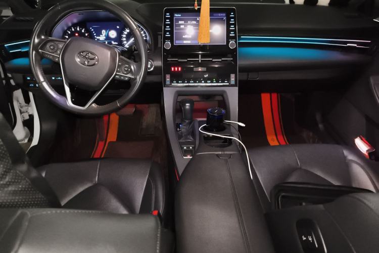 Used Toyota Avalon 2019 2.0L Luxury Edition China VI Standard Center Console