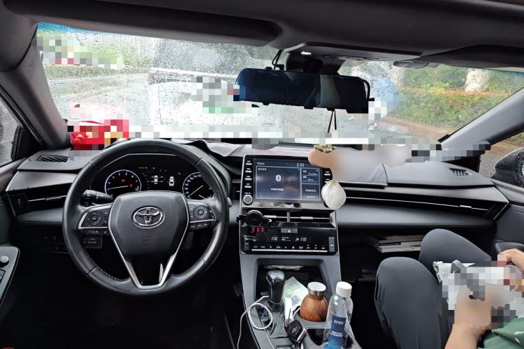 Used Toyota Avalon 2019 2.0L XLE Premium Edition China VI Center Console