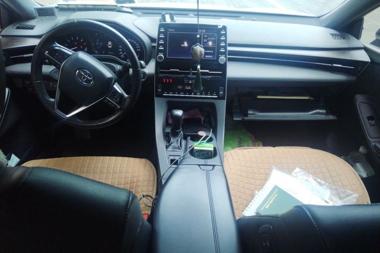 Used Toyota Avalon 2019 2.0L Luxury Edition China VI Standard Center Console