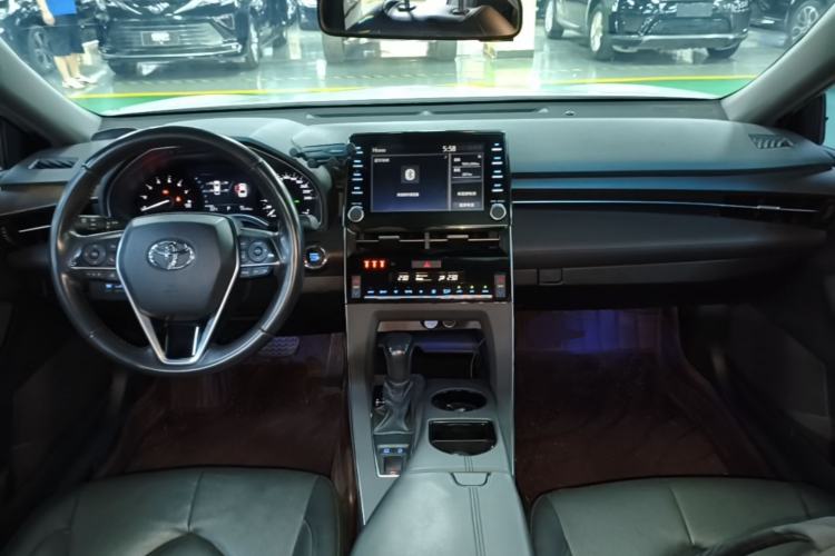 Used Toyota Avalon 2019 2.0L Luxury Edition China VI Standard Center Console