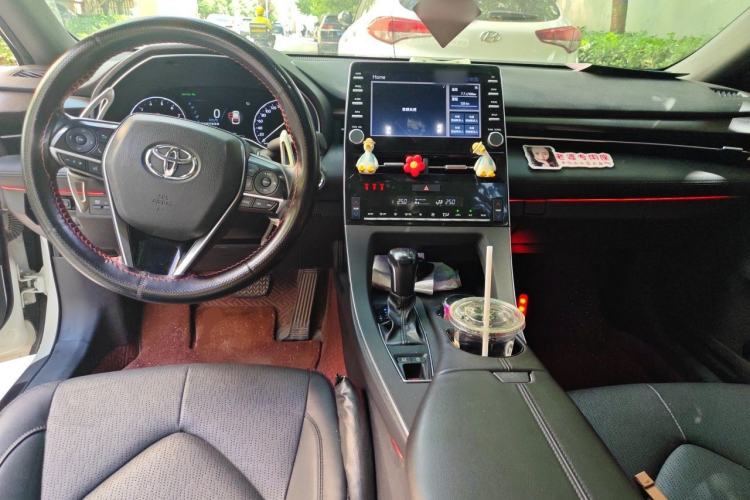 Used Toyota Avalon 2019 2.0L XLE Premium Edition China VI Center Console