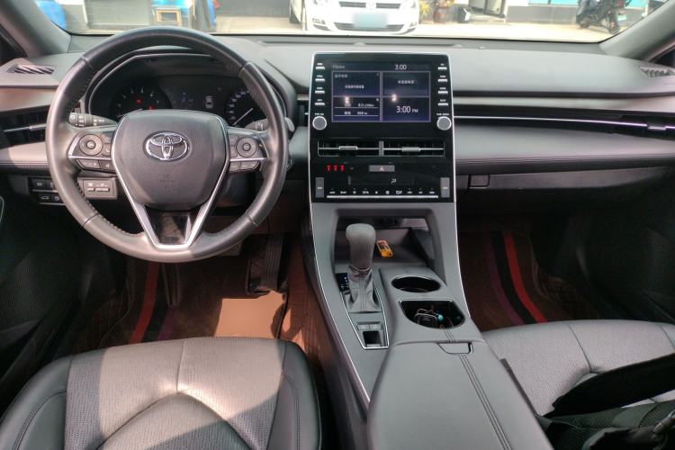 Used Toyota Avalon 2019 2.0L Luxury Edition China VI Standard Center Console