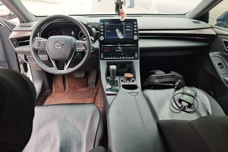Used Toyota Avalon 2019 2.0L Ambition Edition China VI Center Console