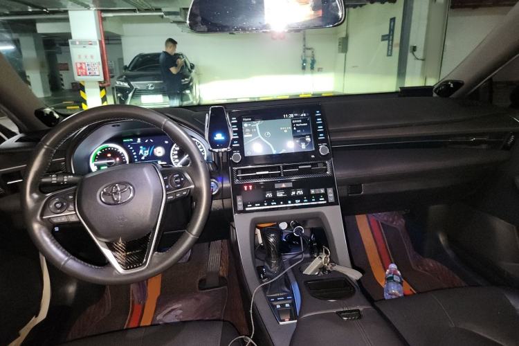 Used Toyota Avalon 2019 Dual-Engine 2.5L Limited Flagship Edition China VI Standard Center Console