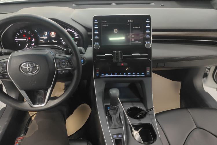 Used Toyota Avalon 2019 2.0L Ambition Edition China VI Center Console