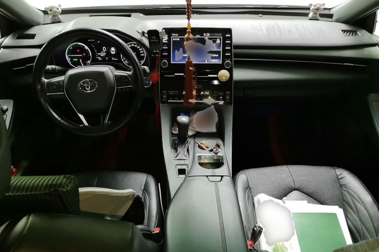 Used Toyota Avalon 2019 Dual-Engine 2.5L XLE Prestige Version China VI Standard Center Console