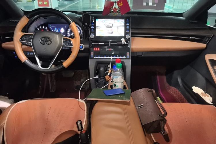 Used Toyota Avalon 2019 2.0L Ambition Edition China VI Center Console