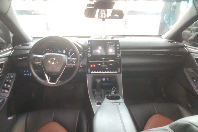Used Toyota Avalon 2019 2.0L Ambition Edition China VI Center Console