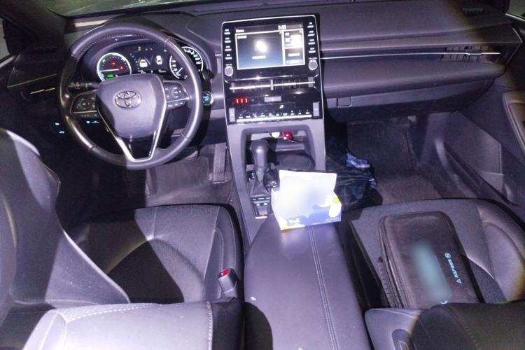 Used Toyota Avalon 2019 Dual-Engine 2.5L Luxury Edition China VI Standard Center Console