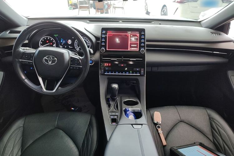 Used Toyota Avalon 2019 2.5L Touring Premium Version China VI Standard Center Console
