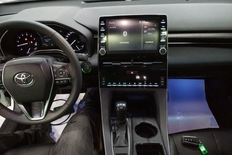 Used Toyota Avalon 2019 2.0L Luxury Edition China VI Standard Center Console