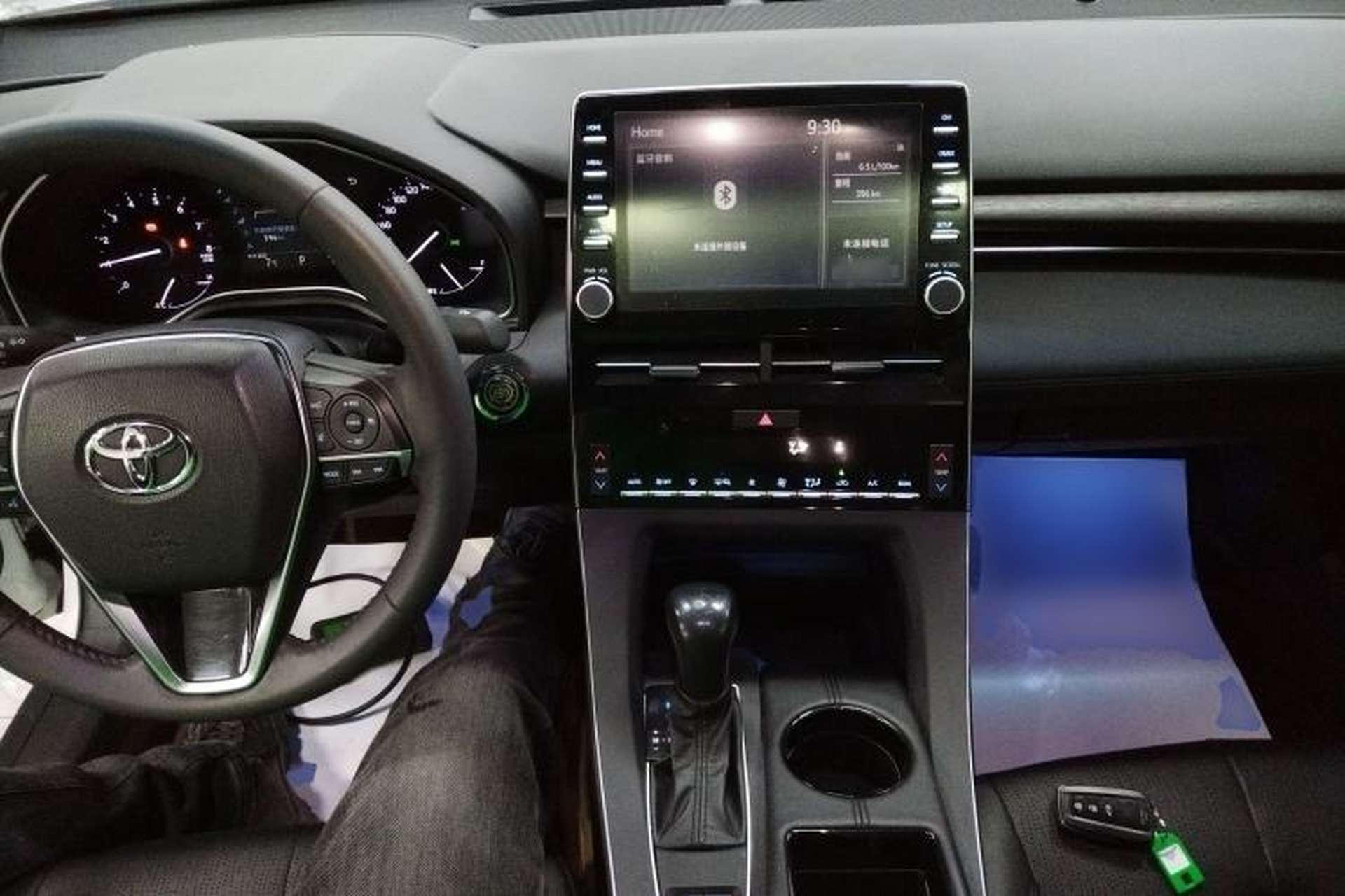 Used Toyota Avalon 2019 2.0L Luxury Edition China VI Standard Center Console