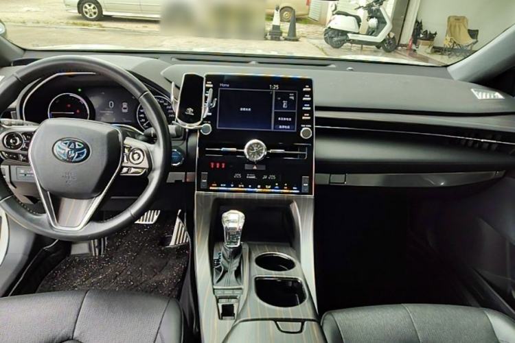 Used Toyota Avalon 2019 Dual-Engine 2.5L Luxury Edition China VI Standard Center Console