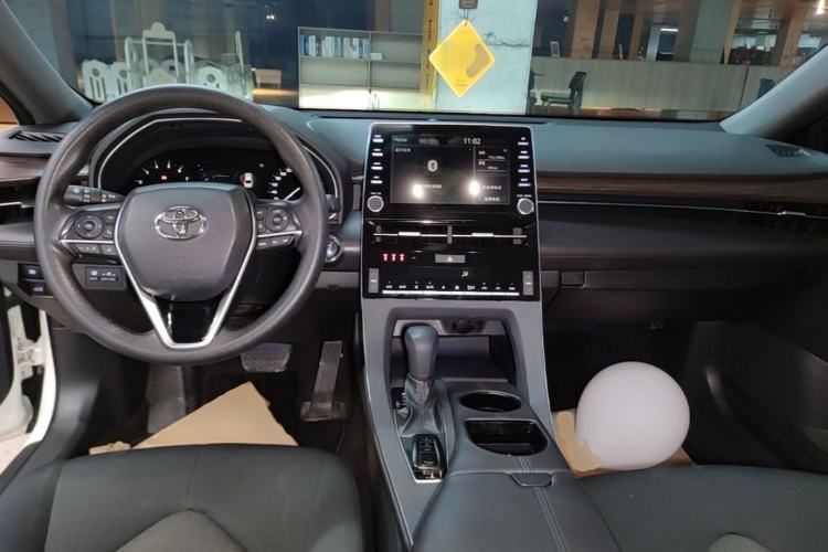 Used Toyota Avalon 2019 2.0L Ambition Edition China VI Center Console