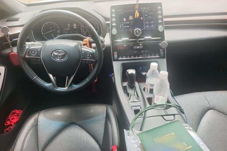 Used Toyota Avalon 2019 2.0L XLE Premium Edition China VI Center Console