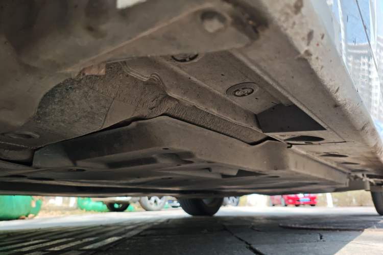 Used Toyota Avalon 2019 2.0L Luxury Edition China VI Standard Chassis Front Left