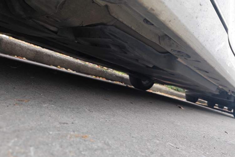 Used Toyota Avalon 2019 2.5L Ambition Version China VI Standard Chassis Front Left