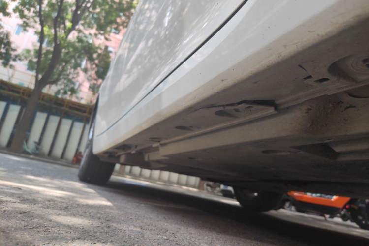 Used Toyota Avalon 2019 2.5L Ambition Version China VI Standard Chassis Front Right