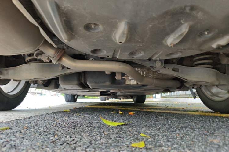 Used Toyota Avalon 2019 Dual-Engine 2.5L Luxury Edition China VI Standard Chassis Rear
