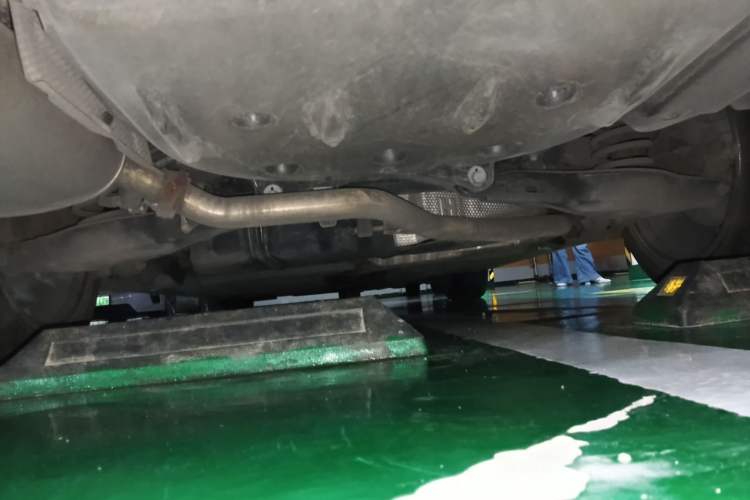 Used Toyota Avalon 2019 Dual-Engine 2.5L XLE Prestige Version China V Standard Chassis Rear