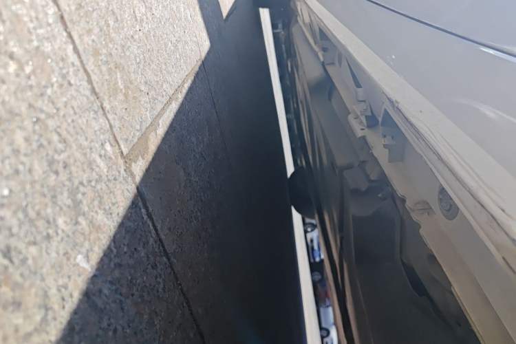 Used Toyota Avalon 2019 Dual-Engine 2.5L Luxury Edition China V Standard Chassis Rear Left