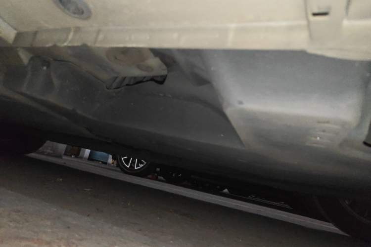 Used Toyota Avalon 2019 2.5L Ambition Version China VI Standard Chassis Rear Left