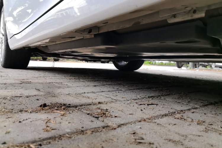 Used Toyota Avalon 2019 Dual-Engine 2.5L XLE Prestige Version China VI Standard Chassis Rear Left