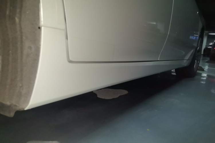 Used Toyota Avalon 2019 Dual-Engine 2.5L Limited Flagship Edition China VI Standard Chassis Rear Right