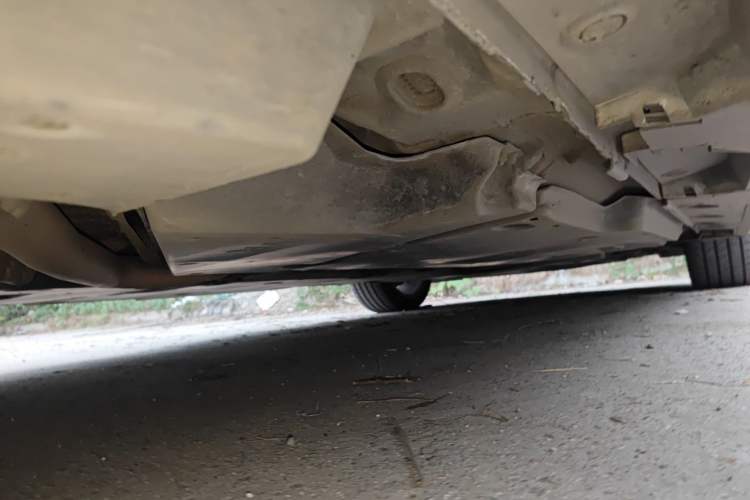 Used Toyota Avalon 2019 Dual-Engine 2.5L XLE Prestige Version China VI Standard Chassis Rear Right