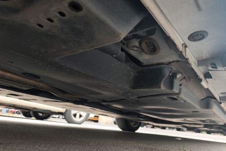 Used Toyota Avalon 2019 2.0L Luxury Edition China VI Standard Chassis Rear Right