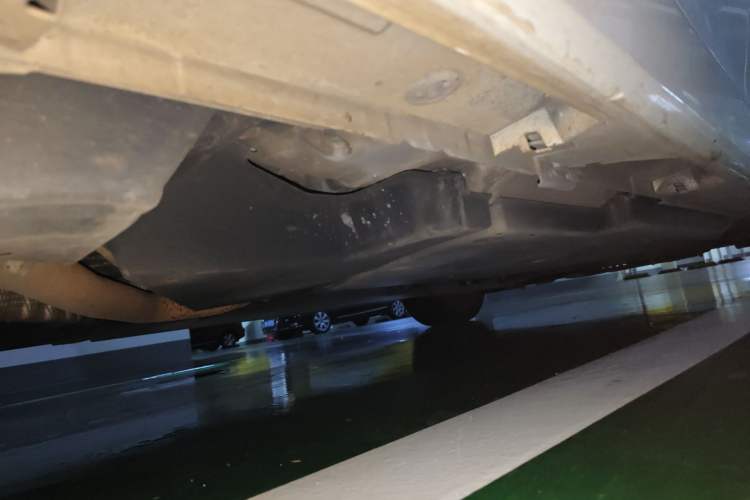 Used Toyota Avalon 2019 Dual-Engine 2.5L Luxury Edition China VI Standard Chassis Rear Right