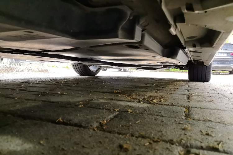 Used Toyota Avalon 2019 Dual-Engine 2.5L XLE Prestige Version China VI Standard Chassis Rear Right