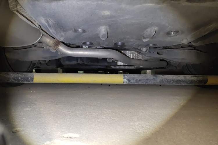 Used Toyota Avalon 2019 Dual-Engine 2.5L XLE Prestige Version China V Standard Chassis Rear