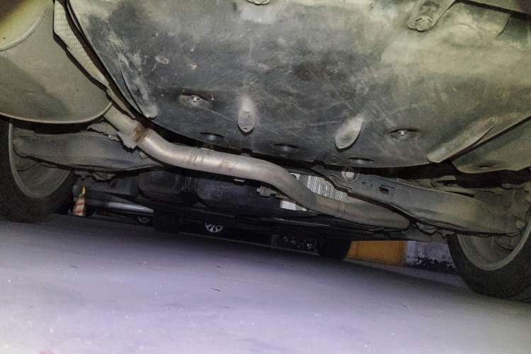 Used Toyota Avalon 2019 Dual-Engine 2.5L Luxury Edition China VI Standard Chassis Rear