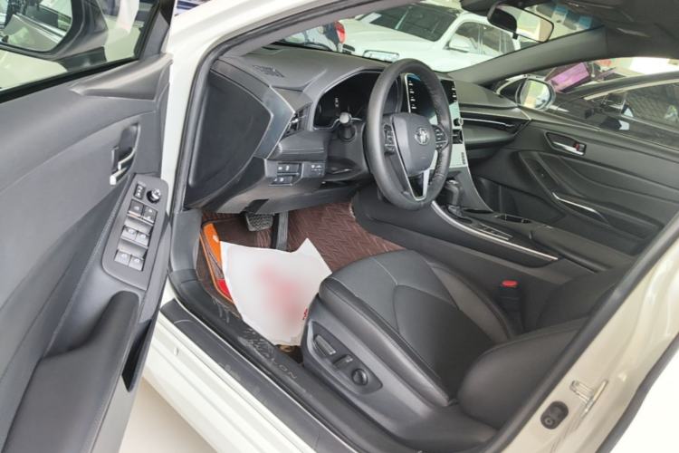 Used Toyota Avalon 2019 Dual-Engine 2.5L Luxury Edition China VI Standard Driver Seat