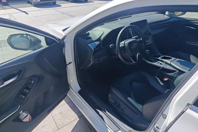 Used Toyota Avalon 2019 Dual-Engine 2.5L Luxury Edition China V Standard Driver Seat