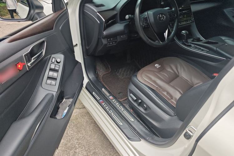 Used Toyota Avalon 2019 2.0L XLE Premium Edition China VI Driver Seat