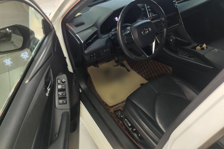 Used Toyota Avalon 2019 Dual-Engine 2.5L Luxury Edition China VI Standard Driver Seat