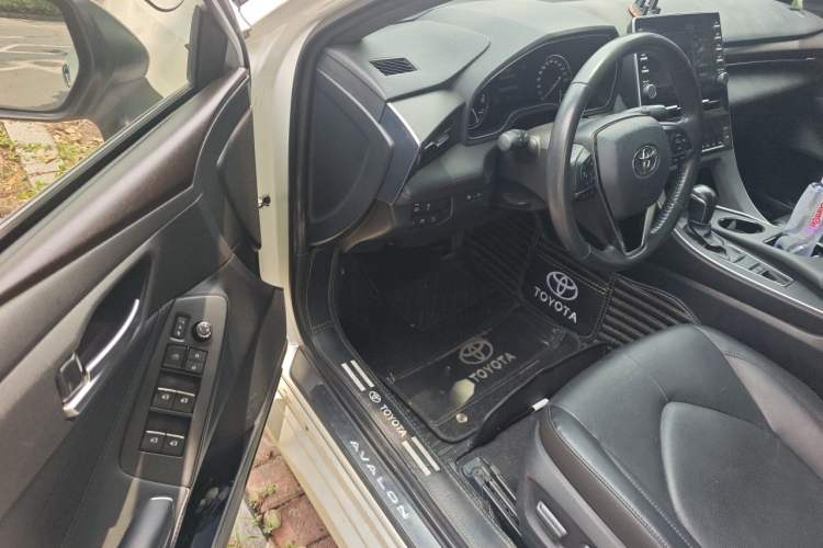 Used Toyota Avalon 2019 2.0L XLE Premium Edition China VI Driver Seat