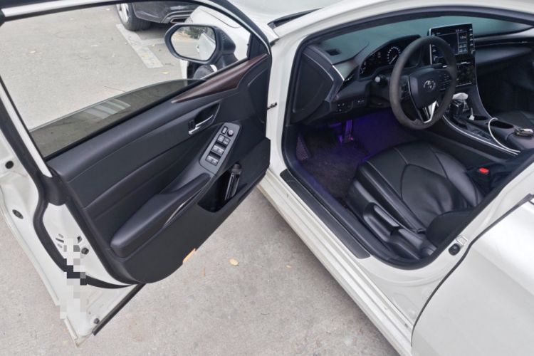 Used Toyota Avalon 2019 2.5L Ambition Version China VI Standard Driver Seat