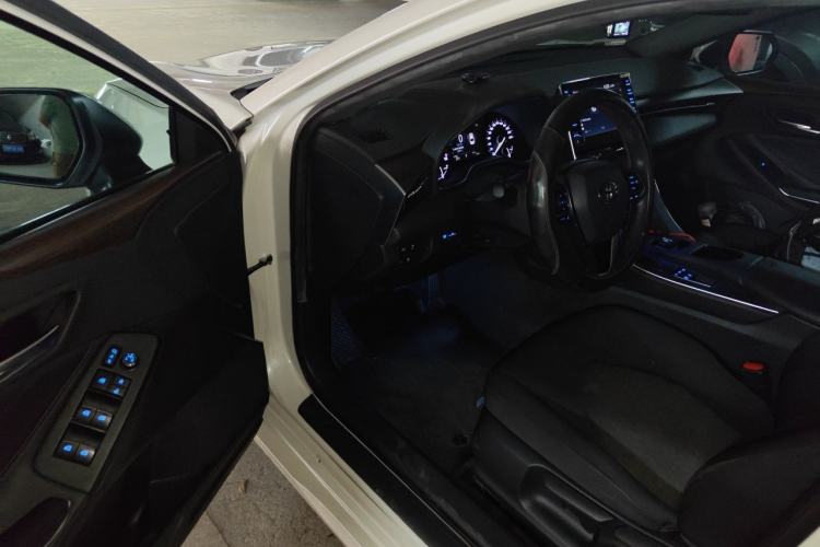 Used Toyota Avalon 2019 2.5L Ambition Version China VI Standard Driver Seat