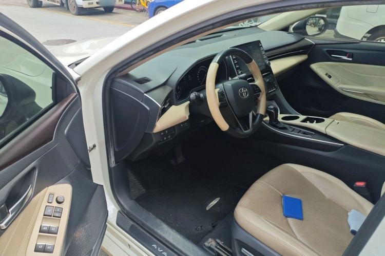 Used Toyota Avalon 2019 2.0L XLE Premium Edition China VI Driver Seat