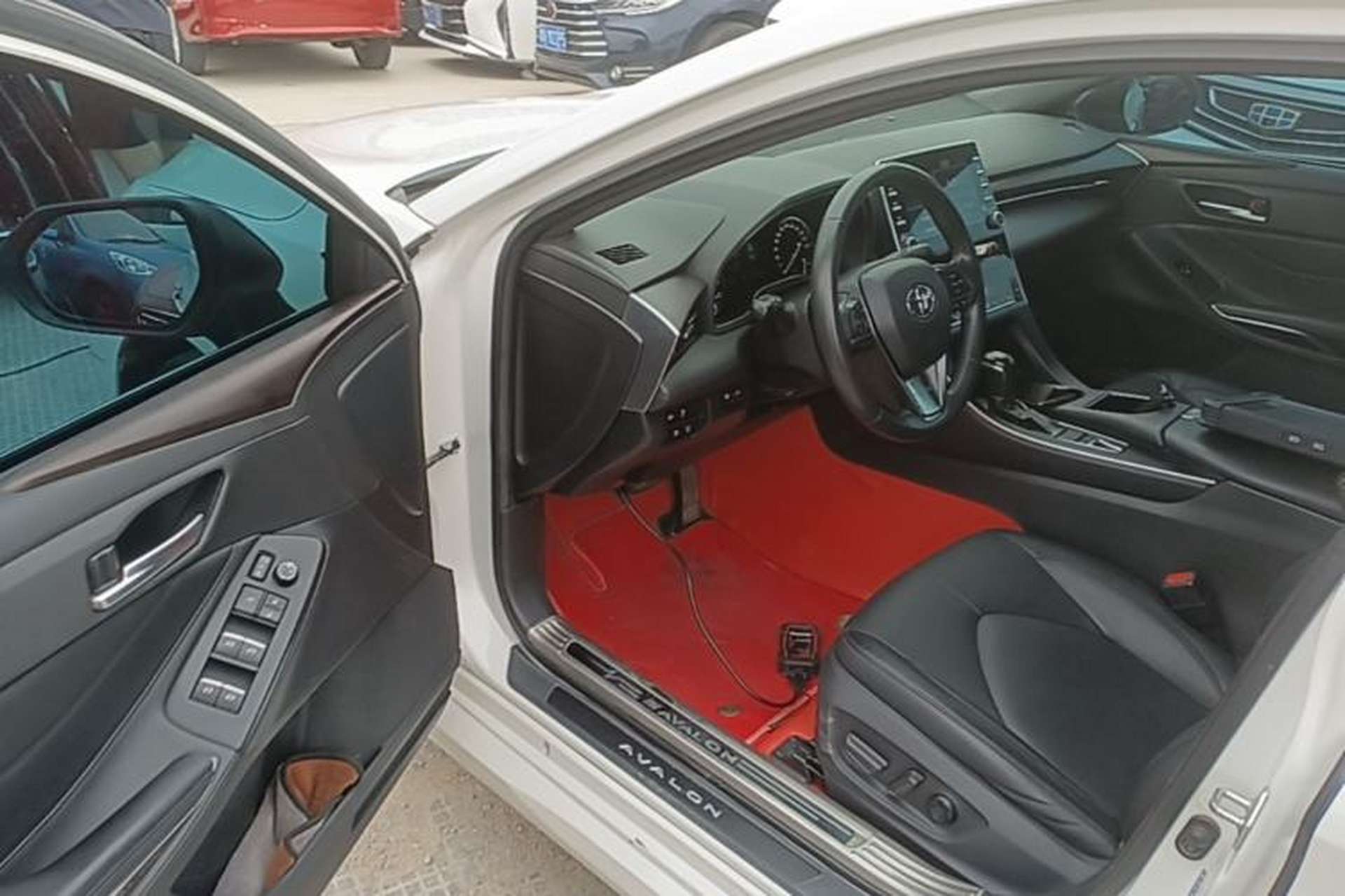 Used Toyota Avalon 2019 2.0L XLE Premium Edition China VI Driver Seat