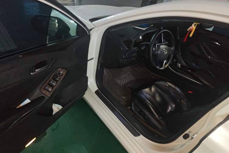 Used Toyota Avalon 2019 2.0L Luxury Edition China VI Standard Driver Seat